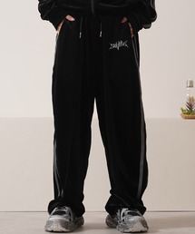 1111clothing（ワンフォークロージング）の「【セットアップ 対応】 サイドライン ベロア トラックパンツ / Side Line Velour Track Pants（スウェットパンツ）」