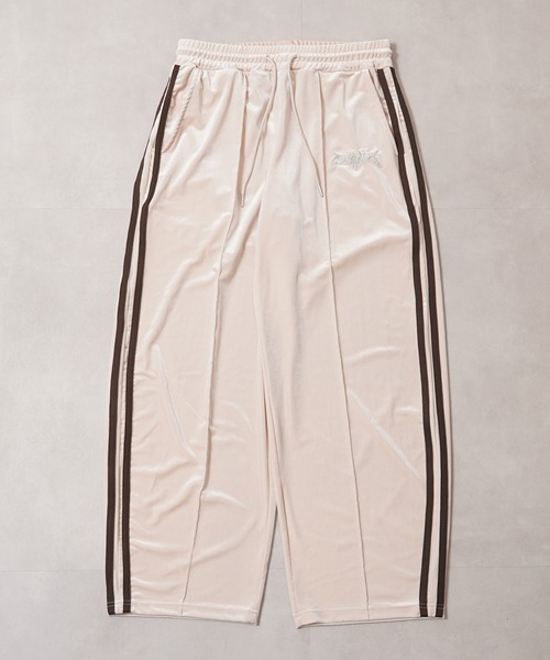 1111clothing（ワンフォークロージング）の「【セットアップ 対応】 サイドライン ベロア トラックパンツ / Side Line Velour Track Pants（スウェットパンツ・メンズ・ブラック/ブラウン/アイボリー・M/L）」の6枚目の写真