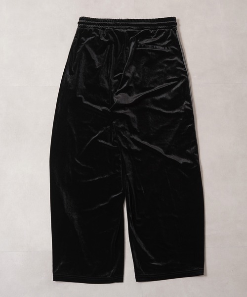 1111clothing（ワンフォークロージング）の「【セットアップ 対応】 サイドライン ベロア トラックパンツ / Side Line Velour Track Pants（スウェットパンツ・メンズ・ブラック/ブラウン/アイボリー・M/L）」の18枚目の写真