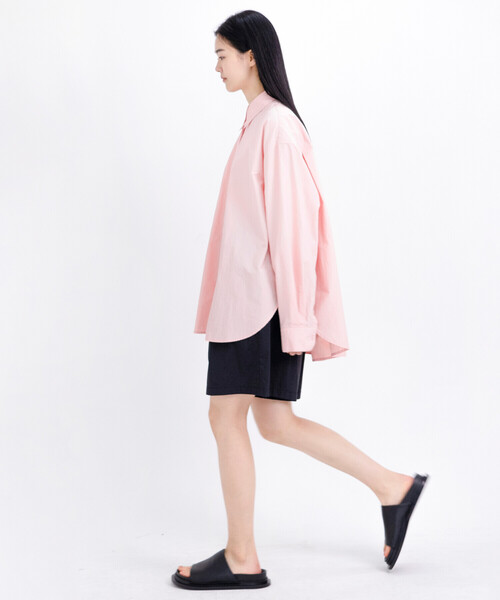 Bshop（ビショップ）の「eunoia | バックプリーツシャツ WOMEN（シャツ/ブラウス・レディース・ピンク・ONE）」の4枚目の写真