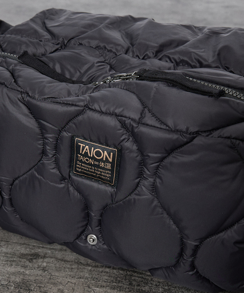 TAION（タイオン）の「【TAION / タイオン】ミリタリー メッセンジャー ダウンバッグM/ショルダーバッグ/ユニセックス/【WEB限定】（ショルダーバッグ・メンズ・ブラック/カーキ・フリー）」の13枚目の写真