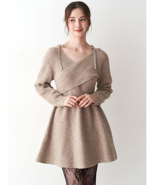 CALNAMUR(カルナムール)の「クロスデザインニットミニワンピース(ワンピース・レディース・オフホワイト/ライトグレー/ベージュ・FREE)」の18枚目の写真