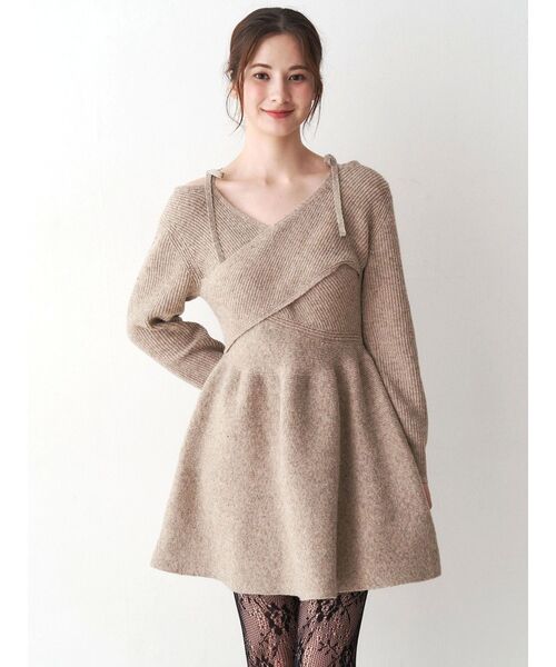 CALNAMUR(カルナムール)の「クロスデザインニットミニワンピース(ワンピース・レディース・オフホワイト/ライトグレー/ベージュ・FREE)」の19枚目の写真