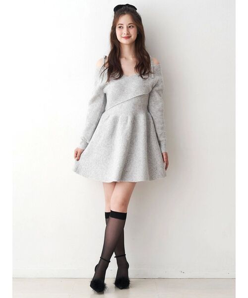 CALNAMUR（カルナムール）の「クロスデザインニットミニワンピース（ワンピース・レディース・ライトグレー/オフホワイト/ベージュ・FREE）」の14枚目の写真