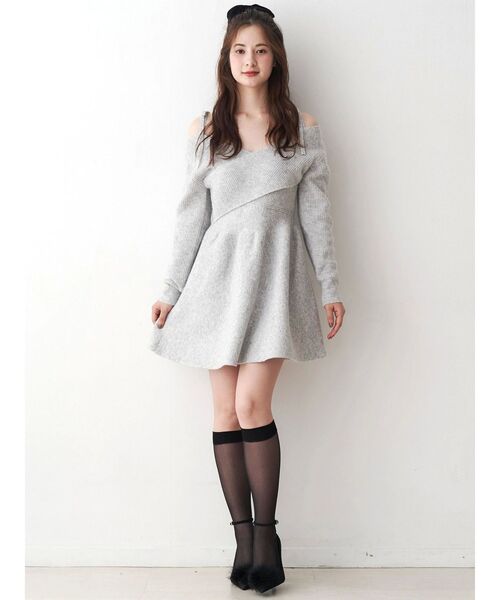 CALNAMUR（カルナムール）の「クロスデザインニットミニワンピース（ワンピース・レディース・ライトグレー/オフホワイト/ベージュ・FREE）」の11枚目の写真