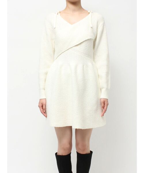 CALNAMUR（カルナムール）の「クロスデザインニットミニワンピース（ワンピース・レディース・ライトグレー/オフホワイト/ベージュ・FREE）」の10枚目の写真