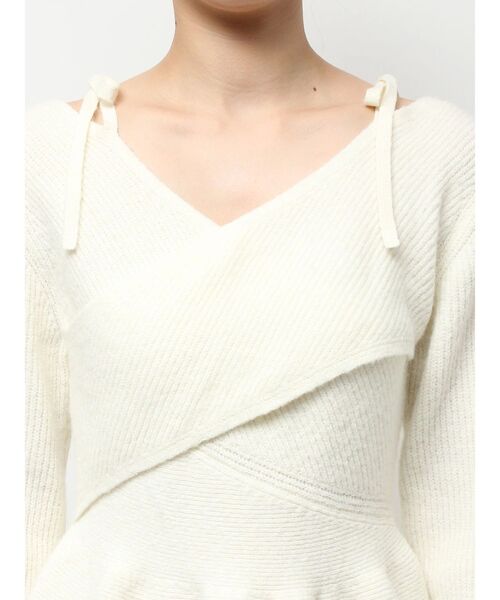 CALNAMUR（カルナムール）の「クロスデザインニットミニワンピース（ワンピース・レディース・ライトグレー/オフホワイト/ベージュ・FREE）」の7枚目の写真