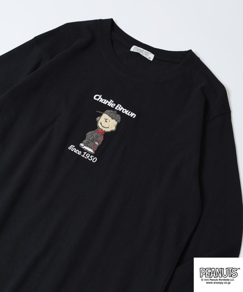 PEANUTS(ピーナッツ)の「PEANUTS サガラ刺繍長袖Tシャツ(Tシャツ/カットソー・メンズ・ブラック/オートミール/ベージュ/ネイビー/オフホワイト/サックスブルー・LL/L/M)」の2枚目の写真