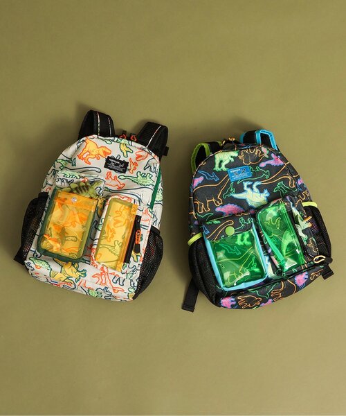 BREEZE(ブリーズ)の「恐竜総柄窓付きリュック(バックパック/リュック・キッズ・ベージュ/ブラック・FREE)」の9枚目の写真