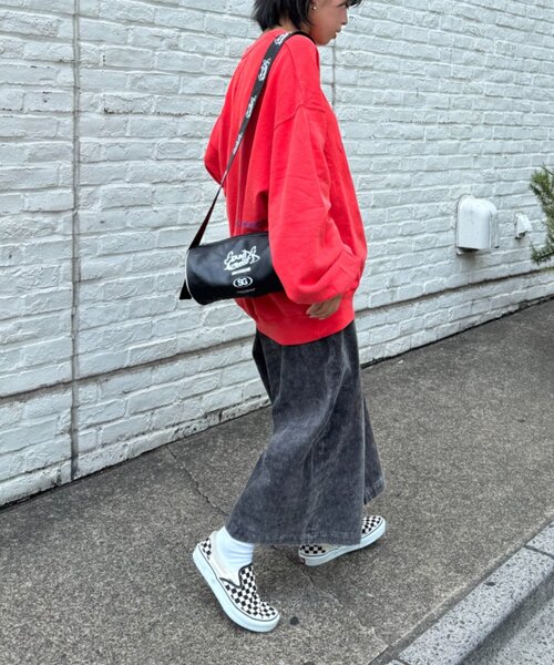 SOUNDSGOOOOD(サウンズグッド)の「【SOUNDS GOOOOD】エナメルロールボストンBAG(ボストンバッグ・レディース・ブラック/グリーン・ONE SIZE)」の5枚目の写真