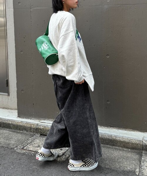 SOUNDSGOOOOD(サウンズグッド)の「【SOUNDS GOOOOD】エナメルロールボストンBAG(ボストンバッグ・レディース・ブラック/グリーン・ONE SIZE)」の14枚目の写真