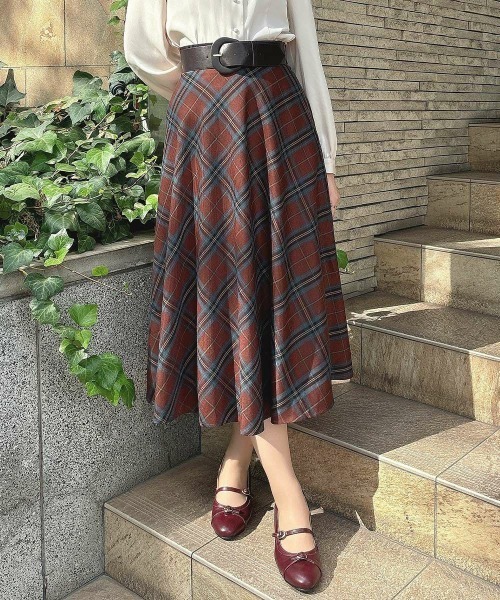 an another angelus（アンアナザーアンジェラス）の「太ベルト付きチェックフレアースカート（スカート・レディース・ブラウン/ブラック/ブルーグリーン・FREE）」の9枚目の写真