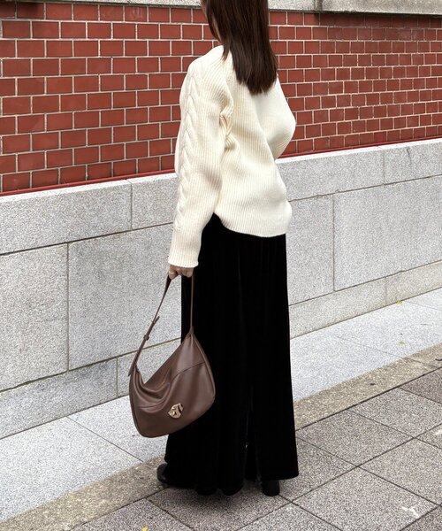 Thevon（ゼボン）の「ボートネックケーブルニット（ニット/セーター・レディース・アイボリー/モカ/ネイビー/レッド・FREE）」の10枚目の写真