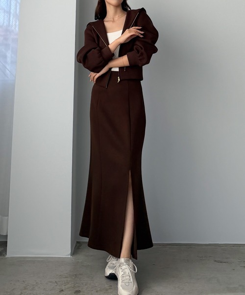 Louere（ルエレ）の「ポンチショートパーカー+スリットマーメイドスカートSET（セットアップ・レディース・ブラウン/チャコール/ネイビー/ブラック/アイボリー・SMALL/MEDIUM/LARGE/X-LARGE）」の4枚目の写真