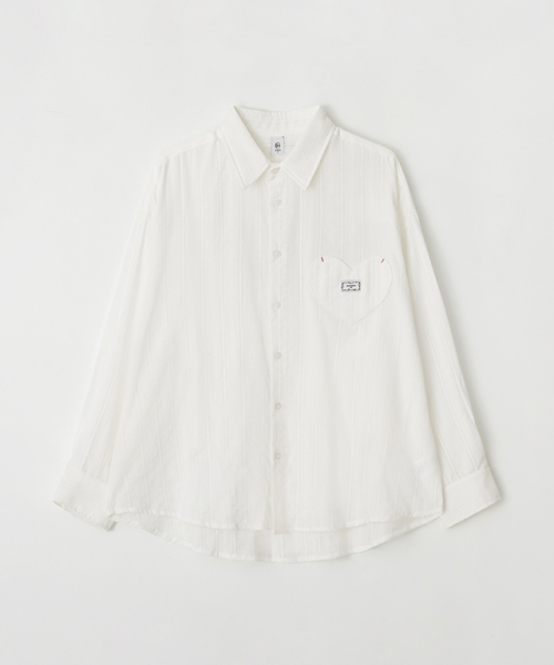 RONRON(ロンロン)の「EYELET STITCH HEART POCKET OVER FIT SHIRT WHITE(シャツ/ブラウス・レディース・その他・FREE)」の1枚目の写真