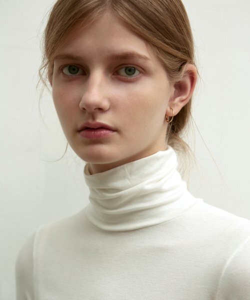 NICK&NICOLE（ニックアンドニコール）の「[ESSENTIAL] TURTLENECK SLIM TOP_IVORY（Tシャツ/カットソー・レディース・その他・FREE）」の3枚目の写真