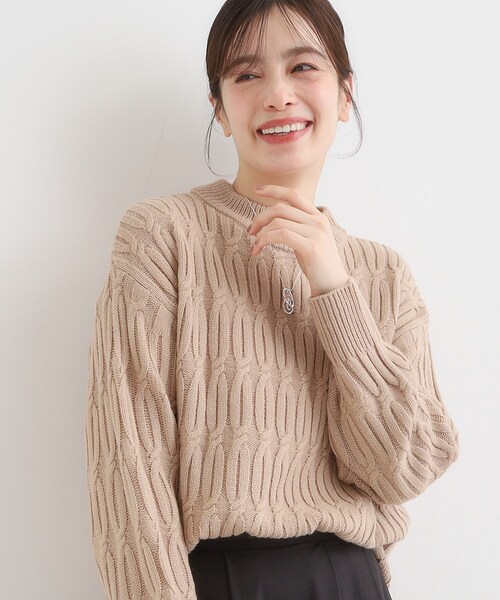 SHOO・LA・RUE（シューラルー）の「【洗濯機可／毛玉レス】シンプルケーブル柄ニット（ニット/セーター・レディース・グリーン/ホワイト/チャコールグレー/ベージュ/イエロー/レッド系1・04/03/02/01）」の4枚目の写真