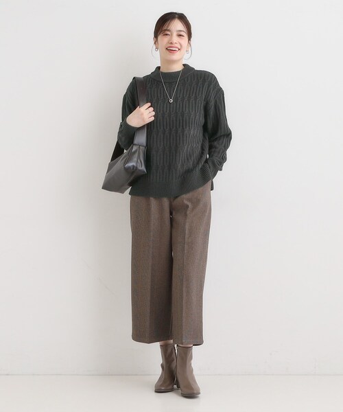 SHOO・LA・RUE（シューラルー）の「【洗濯機可／毛玉レス】シンプルケーブル柄ニット（ニット/セーター・レディース・グリーン/ホワイト/チャコールグレー/ベージュ/イエロー/レッド系1・04/03/02/01）」の15枚目の写真