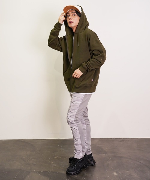 (Never) Acquiesce(ネバーアクイース)の「軽量ダウンスキニーパンツ(その他パンツ・メンズ・チャコールグレー/ブラック/ライトグレー/ネイビー/カモフラージュ・MEDIUM/LARGE/X-LARGE)」の12枚目の写真
