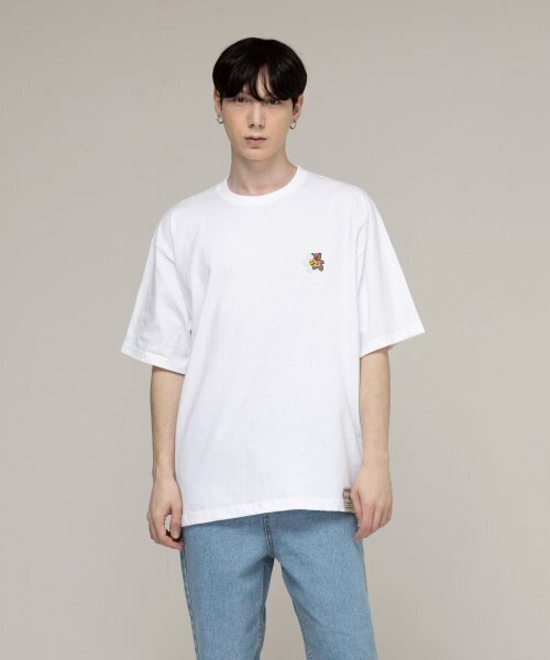 GRAVER（グレーバー）の「[UNISEX]フラワーベアスマイル刺繍バンファルティ_ホワイト（Tシャツ/カットソー・レディース・ホワイト・SMALL/MEDIUM/LARGE/X-LARGE）」の2枚目の写真