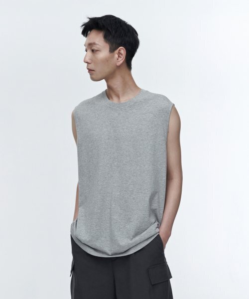 MUSINSA STANDARD（ムシンサスタンダード）の「[クールタンダード] リラックスドスリーブレストップ [ミディアムグレー]（Tシャツ/カットソー・メンズ・その他・SMALL/LARGE/X-LARGE/XX-LARGE/XXX-LARGE/MEDIUM）」の3枚目の写真