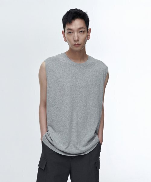 MUSINSA STANDARD（ムシンサスタンダード）の「[クールタンダード] リラックスドスリーブレストップ [ミディアムグレー]（Tシャツ/カットソー・メンズ・その他・SMALL/LARGE/X-LARGE/XX-LARGE/XXX-LARGE/MEDIUM）」の4枚目の写真