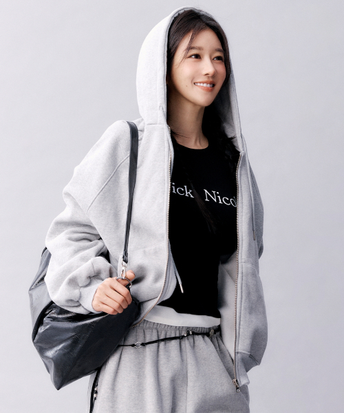 NICK&NICOLE(ニックアンドニコール)の「NICOLE MEGA SQUARE SHOULDER BAG_BLACK(ショルダーバッグ・レディース・その他・FREE)」の2枚目の写真