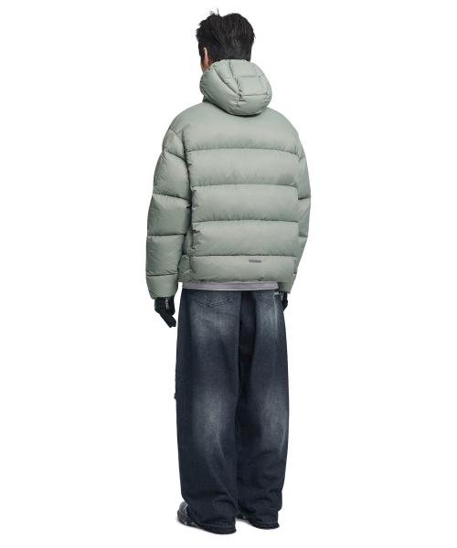 NOMANUAL（NOMANUAL）の「EMBER HOODED DUCK DOWN - PALE KHAKI（ダウンジャケット/コート・レディース・その他・SMALL/MEDIUM/LARGE/X-LARGE）」の4枚目の写真