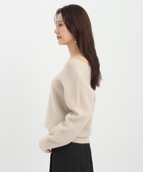 Andemiu（アンデミュウ）の「【洗える】CNラクーンコンオフショルニット491270（ニット/セーター・レディース・オフホワイト/ブラック/ボルドー・FREE）」の12枚目の写真