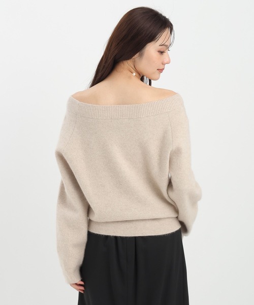 Andemiu（アンデミュウ）の「【洗える】CNラクーンコンオフショルニット491270（ニット/セーター・レディース・オフホワイト/ブラック/ボルドー・FREE）」の13枚目の写真
