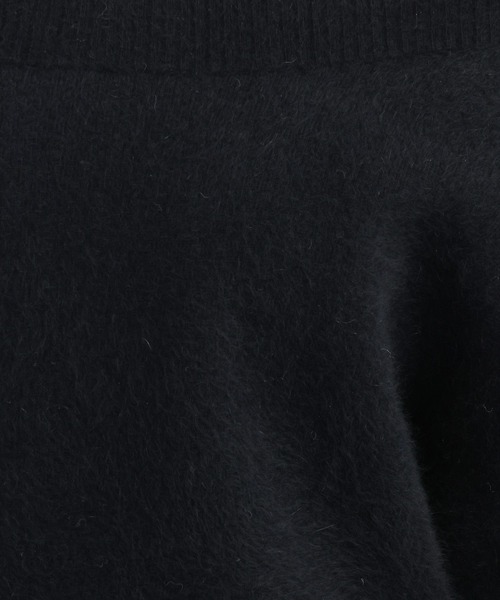Andemiu（アンデミュウ）の「【洗える】CNラクーンコンオフショルニット491270（ニット/セーター・レディース・オフホワイト/ブラック/ボルドー・FREE）」の10枚目の写真