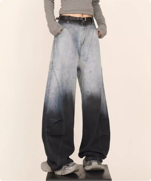 I.O.E(アイオイ)の「グラデーションワイドデニムパンツ(デニムパンツ・レディース・グレー・SMALL/MEDIUM/LARGE)」の4枚目の写真