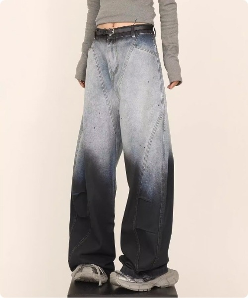 I.O.E(アイオイ)の「グラデーションワイドデニムパンツ(デニムパンツ・レディース・グレー・SMALL/MEDIUM/LARGE)」の5枚目の写真