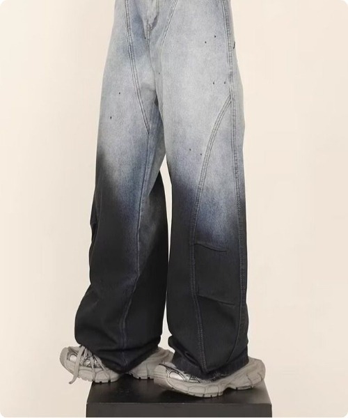 I.O.E(アイオイ)の「グラデーションワイドデニムパンツ(デニムパンツ・レディース・グレー・SMALL/MEDIUM/LARGE)」の8枚目の写真