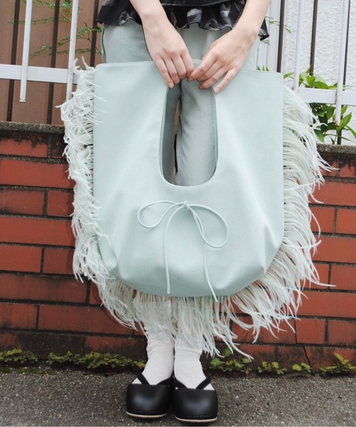 musubore(ムスボレ)の「jelly fish suede toe bag / フリンジスェードトートバッグ(トートバッグ・レディース・グレー/グリーン/ピンク/カーキ・FREE)」の13枚目の写真