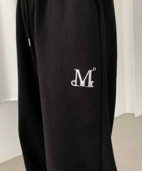 MUCENT（ムセント）の「MUCENT／メタルロゴワイドパンツ（スウェットパンツ・レディース・ブラック/アイボリー/グレー・SMALL）」の5枚目の写真