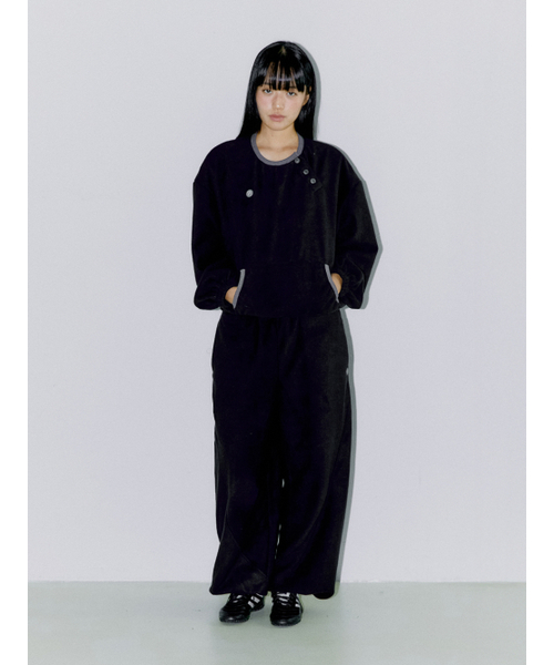 OAFISH(オアフィッシュ)の「DIAGONAL FLEECE SWEAT SET UP, BLACK(セットアップ・レディース・ブラック・1/2)」の1枚目の写真
