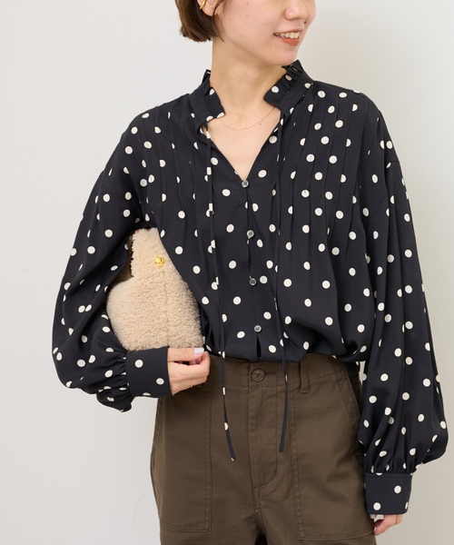 JOURNAL STANDARD relume（ジャーナルスタンダード　レリューム）の「《WEB限定》ドットプリントピンタックブラウス（シャツ/ブラウス・レディース・ブラック・FREE）」の10枚目の写真