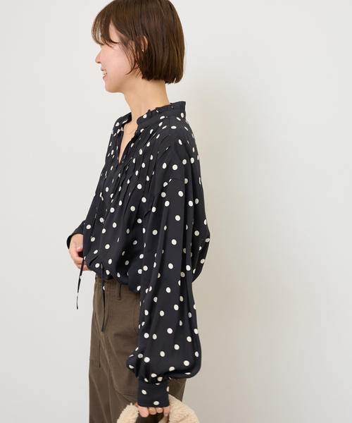 JOURNAL STANDARD relume（ジャーナルスタンダード　レリューム）の「《WEB限定》ドットプリントピンタックブラウス（シャツ/ブラウス・レディース・ブラック・FREE）」の12枚目の写真