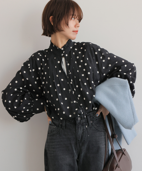 JOURNAL STANDARD relume（ジャーナルスタンダード　レリューム）の「《WEB限定》ドットプリントピンタックブラウス（シャツ/ブラウス・レディース・ブラック・FREE）」の22枚目の写真