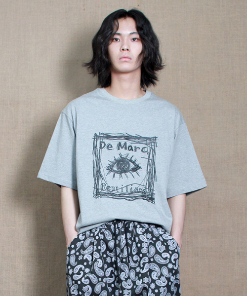 DEMARC(ドゥマーク)の「スクエアグラフィックボックスフィット半袖Tシャツグレー(Tシャツ/カットソー・メンズ・その他・LARGE/MEDIUM)」の4枚目の写真