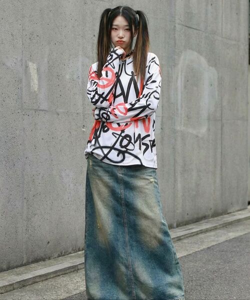 DEMARC(ドゥマーク)の「STREET GRAFFITI OVERSIZED LONG-SLEEVE T-SHIRT(Tシャツ/カットソー・レディース・その他・MEDIUM/LARGE)」の12枚目の写真