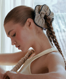 BBYB（ビービーワイビー）の「ノイシアサーカー スクランチ (アイボリー)（その他小物）」