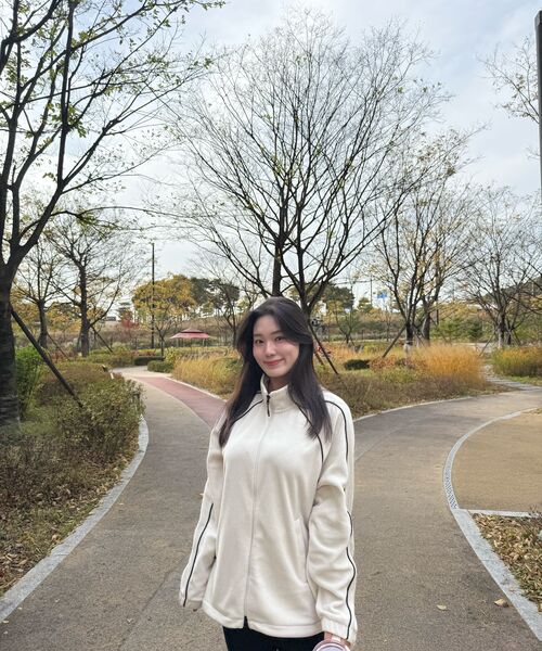 GALEX(ギャレックス)の「レトロパイピングライトフリースジャケットアイボリーGA5832IV(ジャージ・レディース・その他・SMALL/MEDIUM/LARGE)」の2枚目の写真