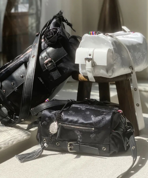 71TO96（チル ハナ トゥ グユク）の「ミニ Whidam Bag Mini (ホワイト)（ショルダーバッグ・レディース・ホワイト・FREE）」の4枚目の写真