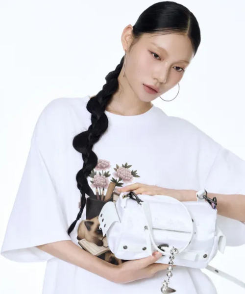 71TO96（チル ハナ トゥ グユク）の「ミニ Whidam Bag Mini (ホワイト)（ショルダーバッグ・レディース・ホワイト・FREE）」の5枚目の写真