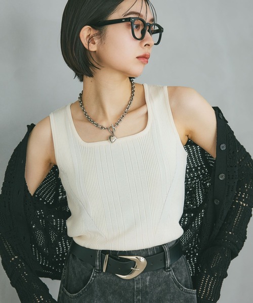 PAGEBOY（ページボーイ）の「＜自宅で洗える！イージーケア＞ スクエアネックリブタンク（タンクトップ・レディース・ピンク/チャコールグレー/オフホワイト/ブルー/ブラック・FREE）」の7枚目の写真