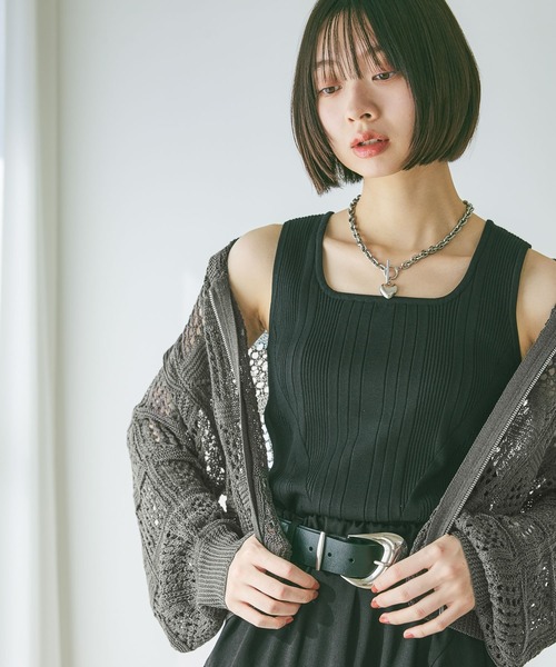 PAGEBOY（ページボーイ）の「＜自宅で洗える！イージーケア＞ スクエアネックリブタンク（タンクトップ・レディース・ピンク/チャコールグレー/オフホワイト/ブルー/ブラック・FREE）」の9枚目の写真