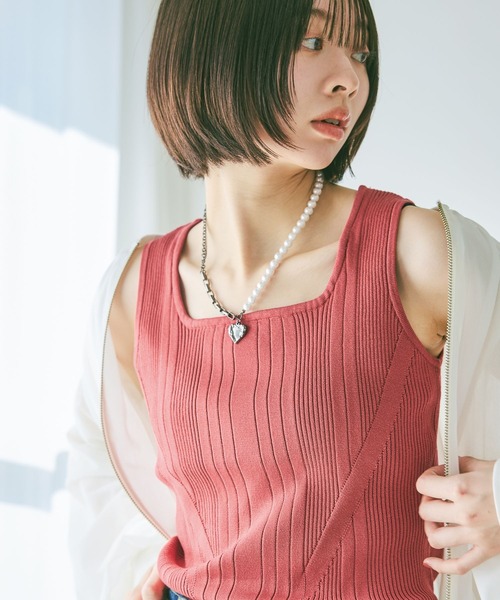 PAGEBOY（ページボーイ）の「＜自宅で洗える！イージーケア＞ スクエアネックリブタンク（タンクトップ・レディース・ピンク/チャコールグレー/オフホワイト/ブルー/ブラック・FREE）」の19枚目の写真