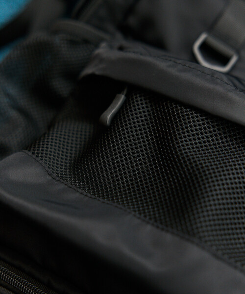 FREAK'S STORE（フリークスストア）の「YOSEMITE STRAP/ヨセミテストラップ EXPANDER BACK PACK ユーティリティ バックパック 撥水（バックパック/リュック・メンズ・ブラック・ONE SIZE）」の2枚目の写真